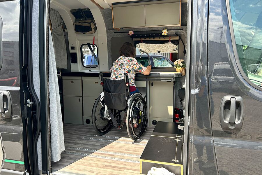 Rocket Camper Rolli Van